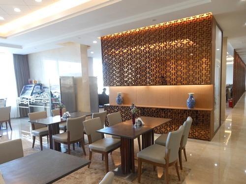 Air China First And Business Class Lounge