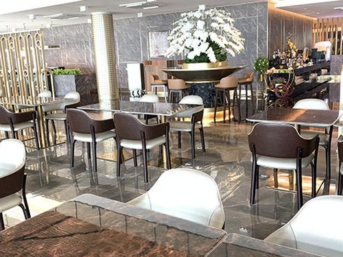 Miracle First Class Lounge (Satellite 1)