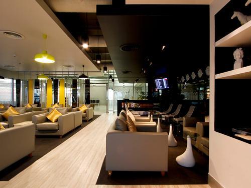 Louis' Tavern CIP First Class (Conc F) Lounge, Bangkok Suvarnabhumi