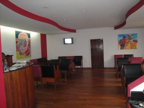 Club Market VIP Lounge, Douala International