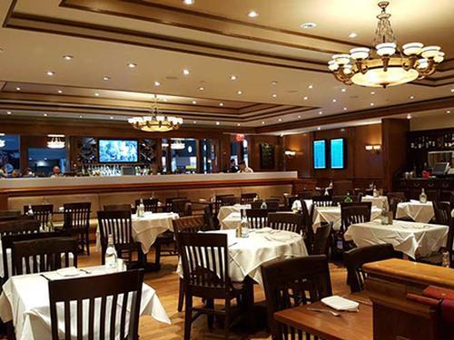 Bobby Van's Steakhouse JFK Airport Lounges Terminal 8 New York NY JFK International