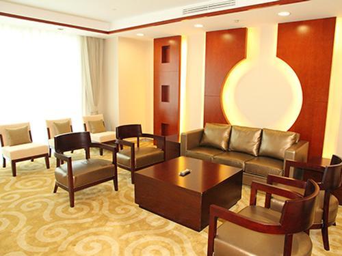 First Class Lounge (No.15)_Tianjin Binhai Intl_China