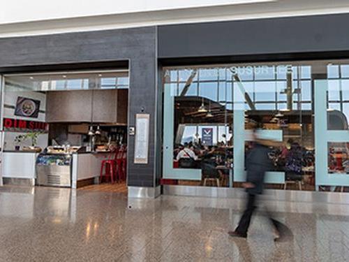 Lee Kitchen By Susur Lee Yyz Airport Lounges Terminal 1 Toronto Lester B Pearson International